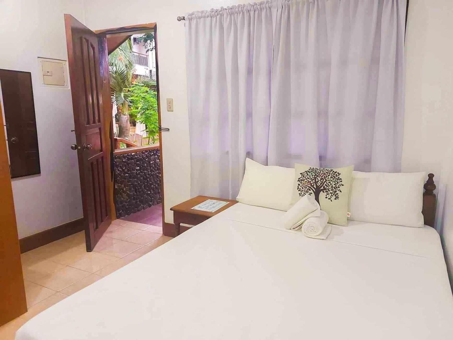 Jurias Garden Hotel El Nido Bagian luar foto